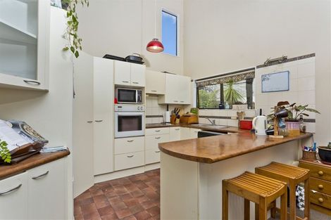 Photo of property in 18 Pemberton Avenue, Bayview, Auckland, 0629