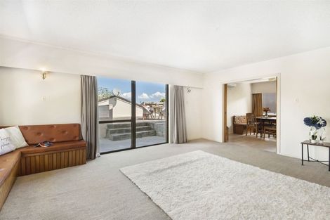 Photo of property in 115 Sunset Road, Totara Vale, Auckland, 0632