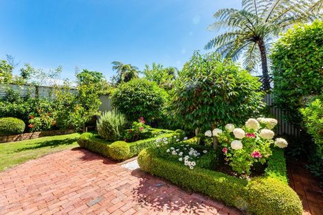 Photo of property in 20 Colin Grove, Hutt Central, Lower Hutt, 5010