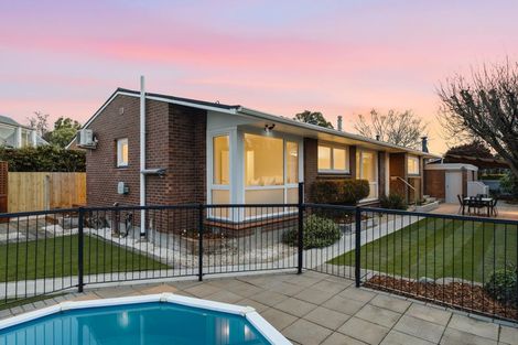 Photo of property in 6 Camelot Street, Ilam, Christchurch, 8041