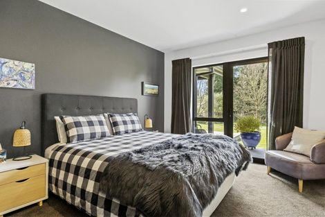 Photo of property in 2 Nga Tui Lane, Acacia Bay, Taupo, 3385