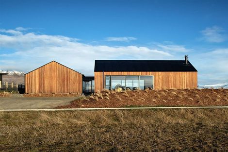 Photo of property in 12 Avalanche Place, Wanaka, 9305