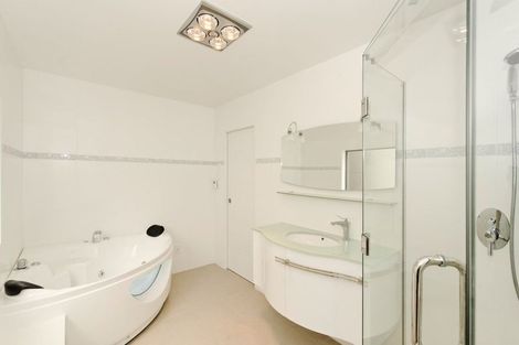 Photo of property in 24a Fulljames Avenue, Mount Roskill, Auckland, 1041