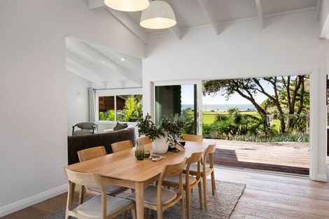 Photo of property in 47 Masterton Road, Rothesay Bay, Auckland, 0630