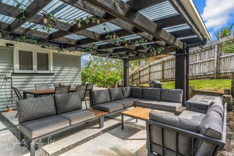 Photo of property in 16 Whaka Street, Maungaturoto, 0520