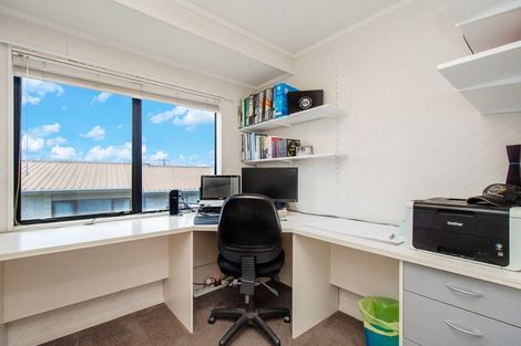 Photo of property in 33 Tawavale Street, Pukehangi, Rotorua, 3015