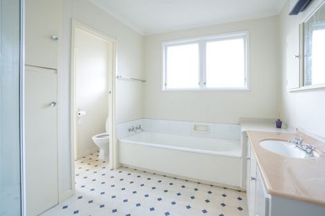 Photo of property in 6 Bond Street, Hokowhitu, Palmerston North, 4410