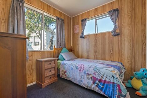 Photo of property in 38 Acacia Street, Kelvin Grove, Palmerston North, 4414