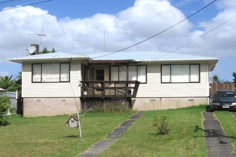 Photo of property in 37 Fairclough Road, Beach Haven, Auckland, 0626