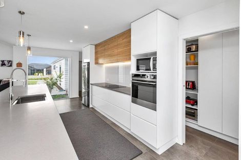 Photo of property in 68 Stace Hopper Drive, One Tree Point, 0118