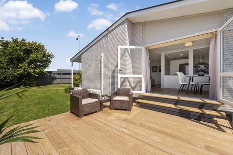 Photo of property in 2 Bellevue Road, Brookfield, Tauranga, 3110