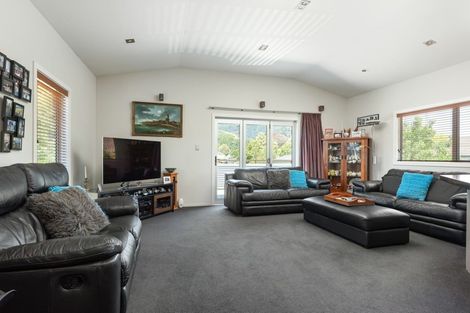 Photo of property in 14 Beach Road, Waikawa, Picton, 7220