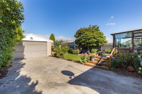 Photo of property in 11 Oriana Crescent, Hornby, Christchurch, 8042
