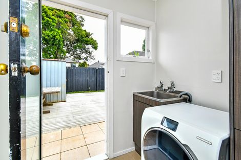 Photo of property in 2/49 Russell Road, Manurewa, Auckland, 2102