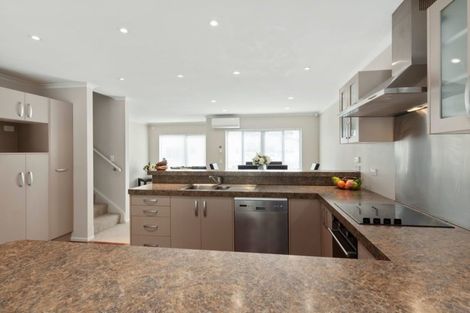 Photo of property in Te Kakariki Apartments, 7/8 Wellington Road, Paekakariki, 5034