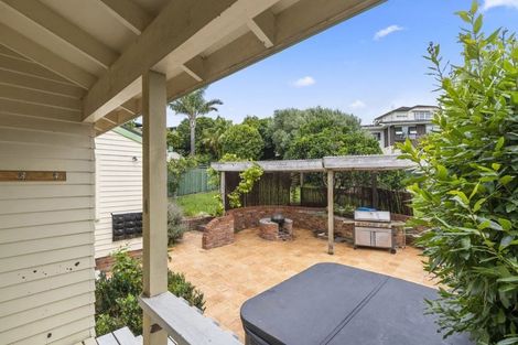 Photo of property in 7 Amante Crescent, Mairangi Bay, Auckland, 0630