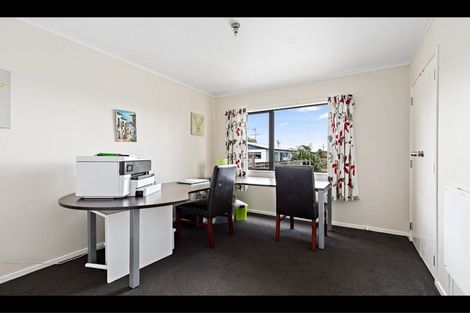 Photo of property in 6 Te Moau Avenue, Parakai, 0830