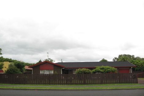 Photo of property in 58 Walter Strevens Drive, Conifer Grove, Takanini, 2112