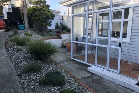 Photo of property in 18 Putnam Street, Northland, Wellington, 6012