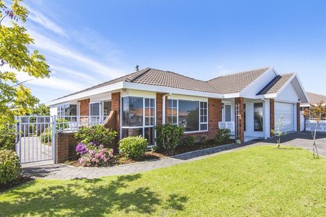 Photo of property in 13 Lotus Avenue, Mount Maunganui, 3116