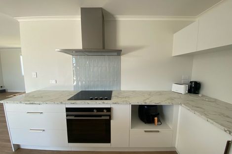 Photo of property in 28 Te Piriti Road, One Tree Point, 0118