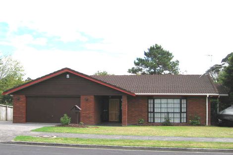Photo of property in 20 Taupiko Place, Green Bay, Auckland, 0604