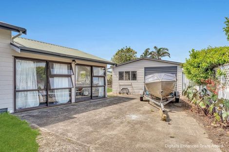 Photo of property in 14 Cholmondeley Crescent, Whitianga, 3510