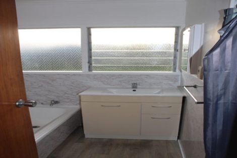 Photo of property in 2/3 Stanley Avenue, Milford, Auckland, 0620