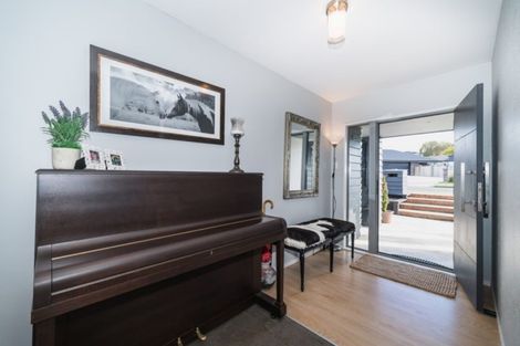 Photo of property in 14 Stonebridge Heights, Feilding, 4702