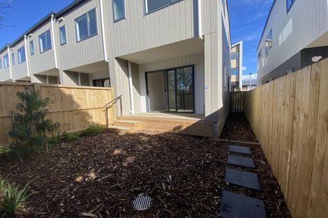 Photo of property in 37 Paetai Lane, Te Atatu Peninsula, 0610