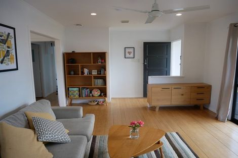 Photo of property in 12 Duncan Avenue, Te Atatu South, Auckland, 0610