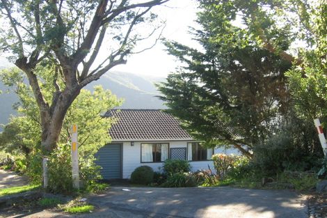 Photo of property in 30 Whitechapel Grove, Stokes Valley, Lower Hutt, 5019