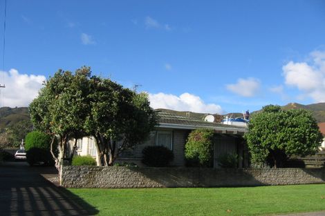 Photo of property in 15b Craddock Street, Waterloo, Lower Hutt, 5011