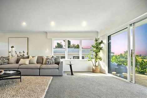 Photo of property in 112b Roberts Road, Te Atatu South, Auckland, 0610