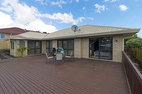 Photo of property in 17 Semillon Avenue, Henderson, Auckland, 0612