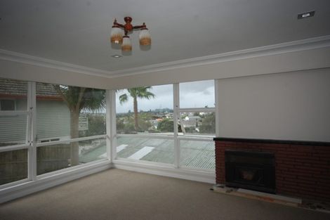 Photo of property in 100 Oakdale Road, Mount Roskill, Auckland, 1041