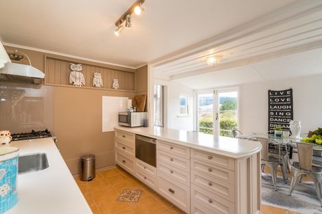 Photo of property in 10 Hill Street, Lawrence, 9532