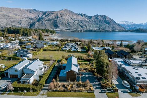 Photo of property in 168a Beacon Point Road, Wanaka, 9305