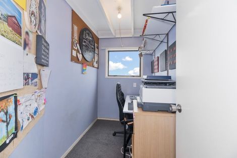 Photo of property in 4 Cyclarama Crescent, Massey, Auckland, 0614