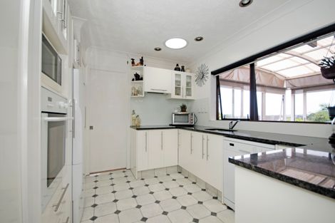 Photo of property in 34 Sturges Road, Henderson, Auckland, 0612