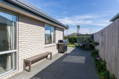 Photo of property in 7 Dunaverty Place, Broomfield, Christchurch, 8042