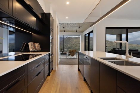 Photo of property in 6 Florence Close, Queenstown Hill, Queenstown, 9300