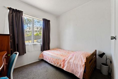 Photo of property in 1/9a Kitewao Street, Northcote, Auckland, 0627