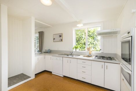 Photo of property in 8 Norwich Place, Awapuni, Palmerston North, 4412