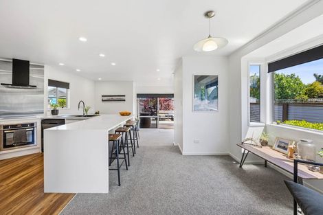 Photo of property in 5 Harford Place, Pakuranga Heights, Auckland, 2010