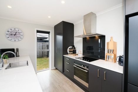 Photo of property in 20 Sardinia Grove, Fitzherbert, Palmerston North, 4410