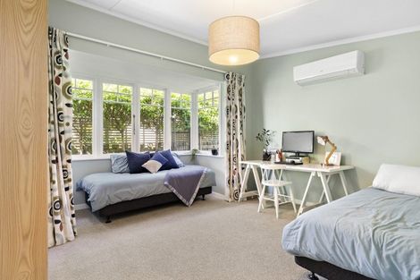 Photo of property in 23 Marine Parade, Eastbourne, Lower Hutt, 5013