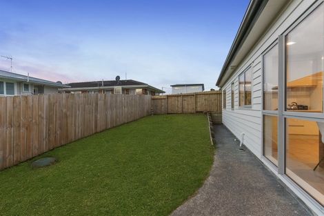 Photo of property in 19a Wylie Avenue, Sunnynook, Auckland, 0620