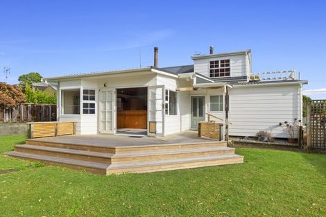 Photo of property in 18 Whakapaki Street, Urenui, 4375