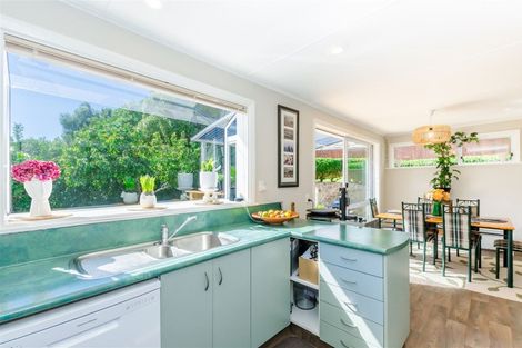 Photo of property in 10 Horomona Road, Paekakariki, 5034